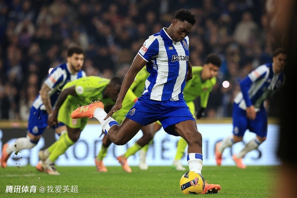 2-0！葡超30冠霸主8连胜+开局16轮不败，62岁穆帅绝望：已被甩开10分