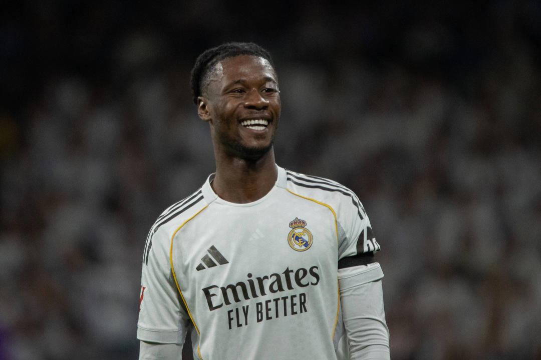 记者：卡马文加经纪人与红军枪手接触，皇马要价8000万欧