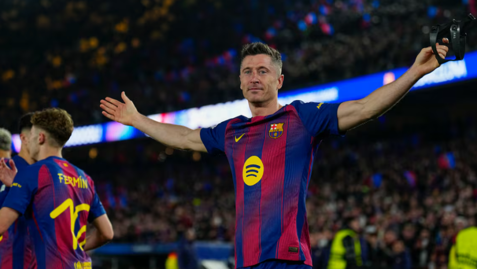 欧冠：巴萨7-2大胜纽卡总分8-3晋级 拉菲尼亚2射2传莱万两球