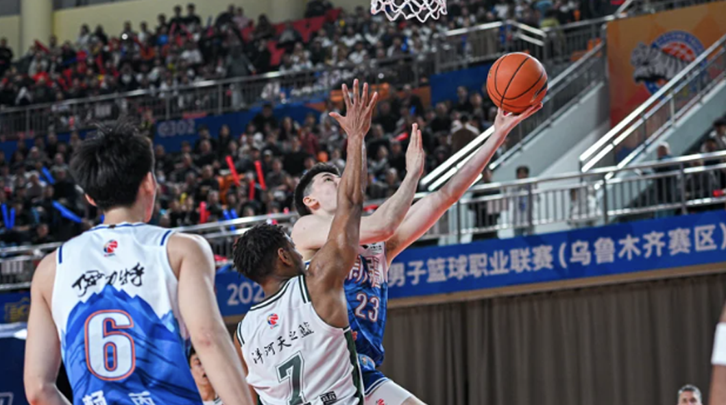 伊力福拉提18分阿不都16+8+6新疆男篮击败南京 帕克28分赵柏清18+11