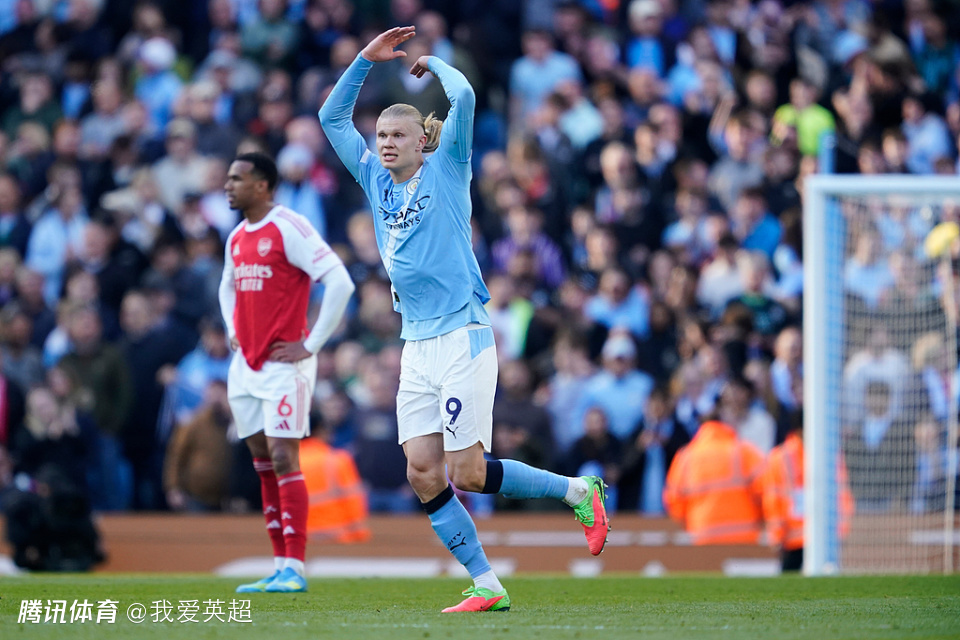 2-1！曼城1个月内双杀阿森纳，终结英超交手5场不胜，争冠悬念重燃