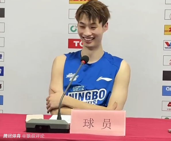 精致男孩！戴昊谈做美甲：我主动给教练看 他也挺喜欢表达了尊重