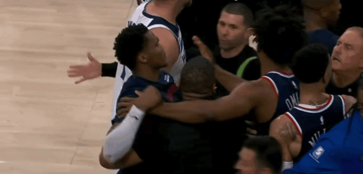 暖心一幕变闹剧！马瑟林赛后欲为队友索要比赛用球 与森林狼球员发生口角冲突