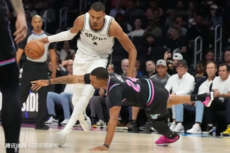 球探感慨文班亚马表现违反所有认知 某教练：他能扼杀亚历山大中投