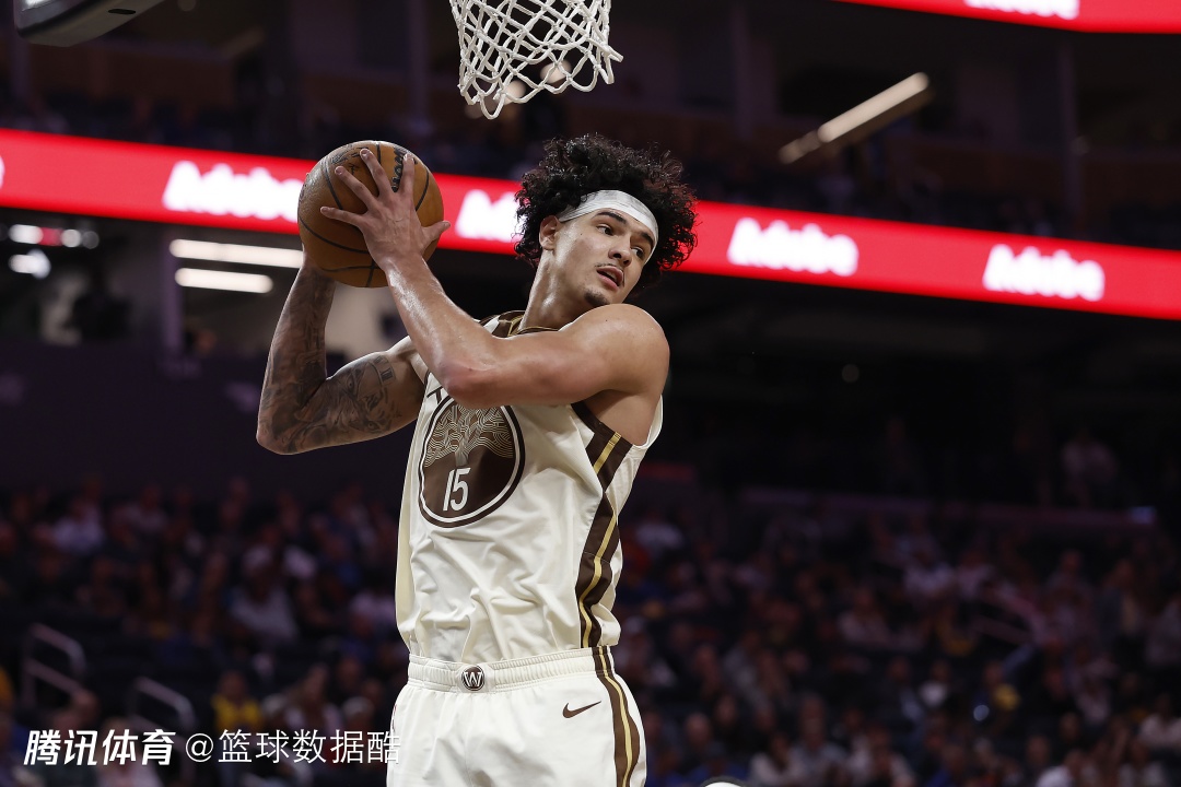 桑托斯近三场场均轰近25分准星超六成 科尔赞弟子进步明显表现好