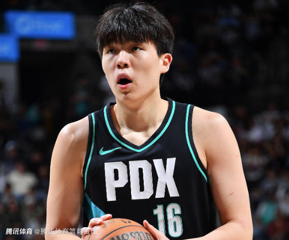 王仕鹏：杨瀚森别总想着投三分球 适应对抗做好防守才是关键