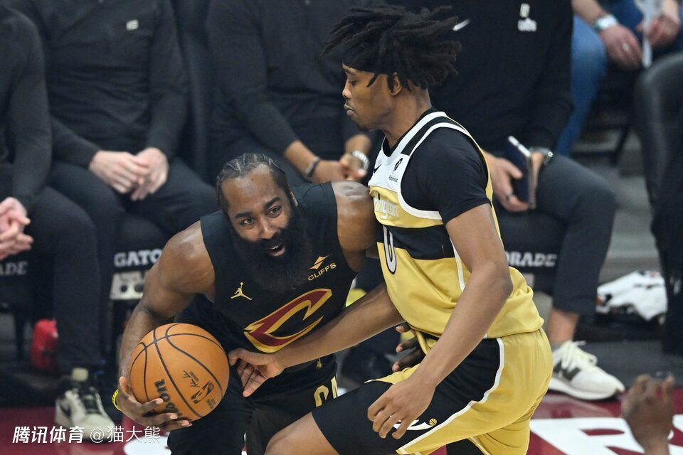 数据帝：哈登一数据变队史首人 26+15+11+9失误！约基奇复制威少