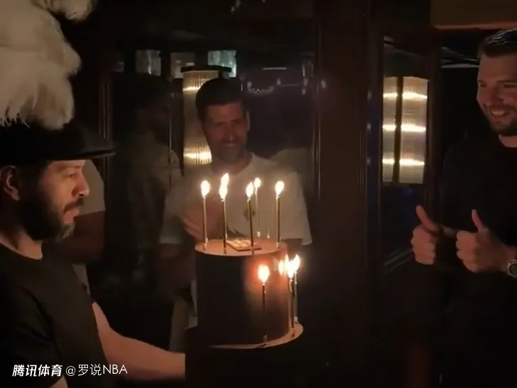 东契奇庆祝27岁生日！德约科维奇到场意义重大 他被卢卡称为GOAT