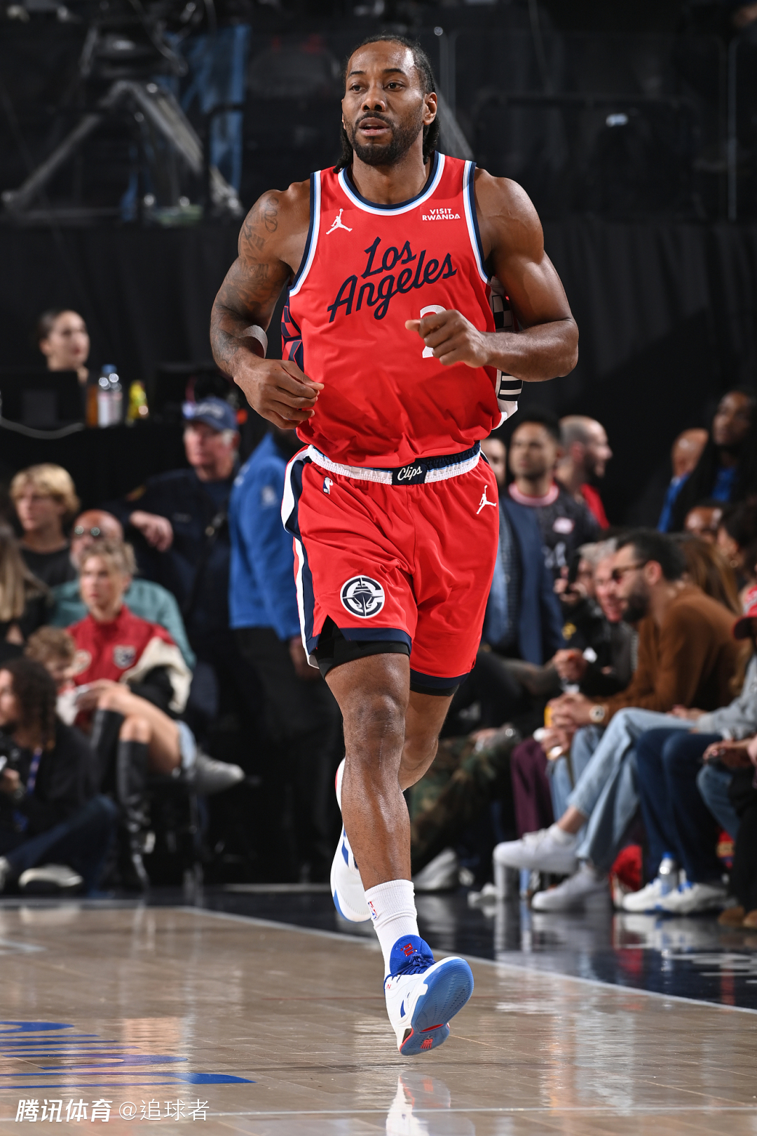 小卡轰37+8刷爆纪录：单节18分攻防一体 无奈拼尽全力仍吞败仗