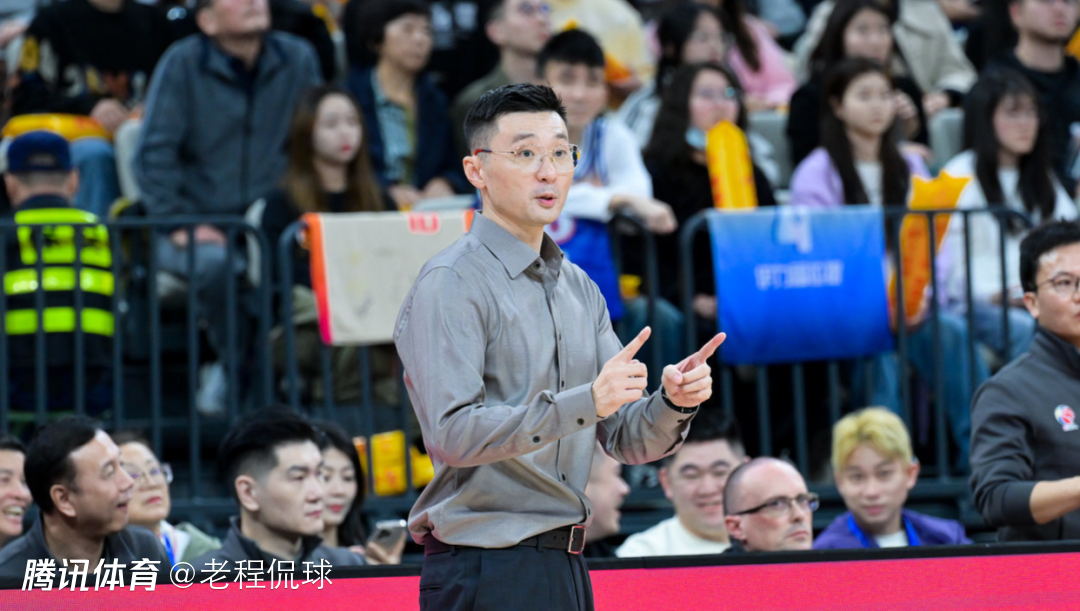 刘炜2年前带其他球队夏训 为何最终突然加盟新疆？