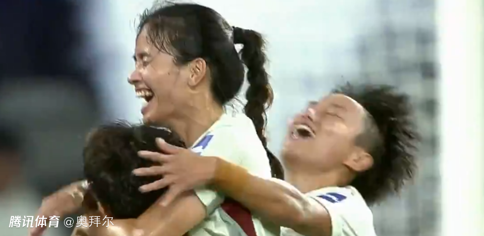 中国女足急速扳平！陈巧珠轰远射世界波，亚洲杯15场连续破门