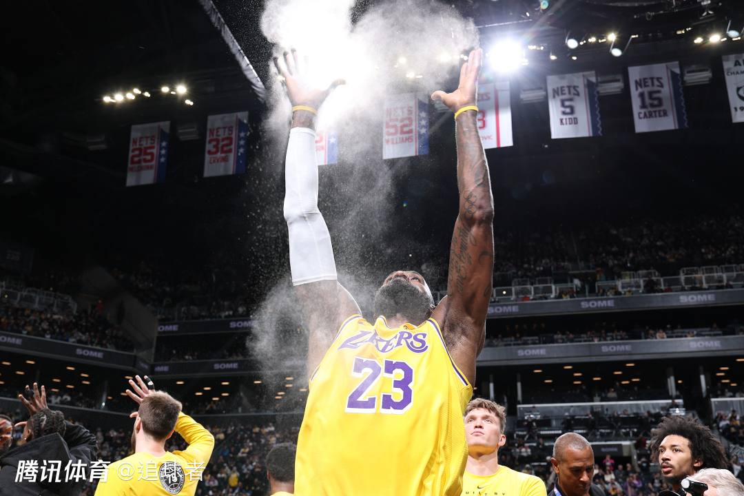 又创历史第一！詹姆斯轰25+7多次暴扣 5胜3负结束8连客之旅