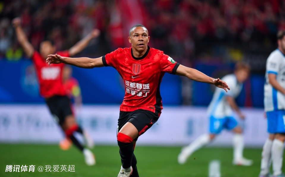 中超：蓉城5-1西海岸！4轮不败+4分领跑 34岁费利佩替补戴帽庆生