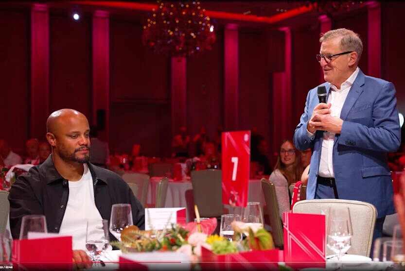 拜仁CEO：孔帕尼总是把团队放在首位，他打造了一伟大的球队