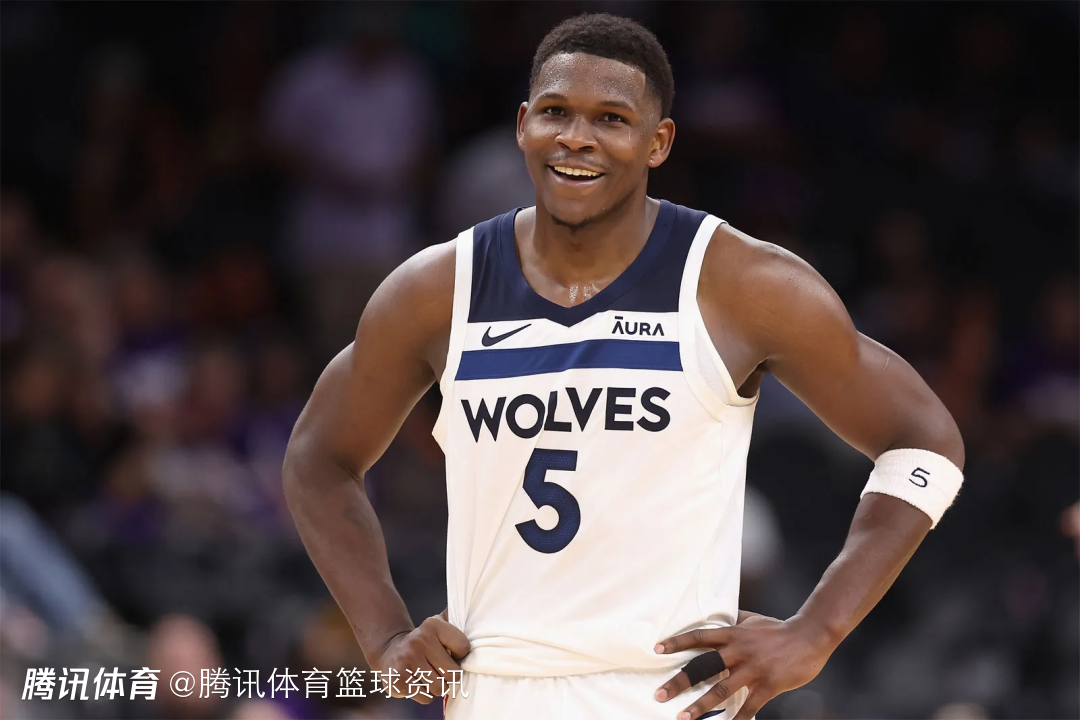 受右膝炎症困扰！森林狼主帅：爱德华兹已参与球队训练 何时复出仍不确定