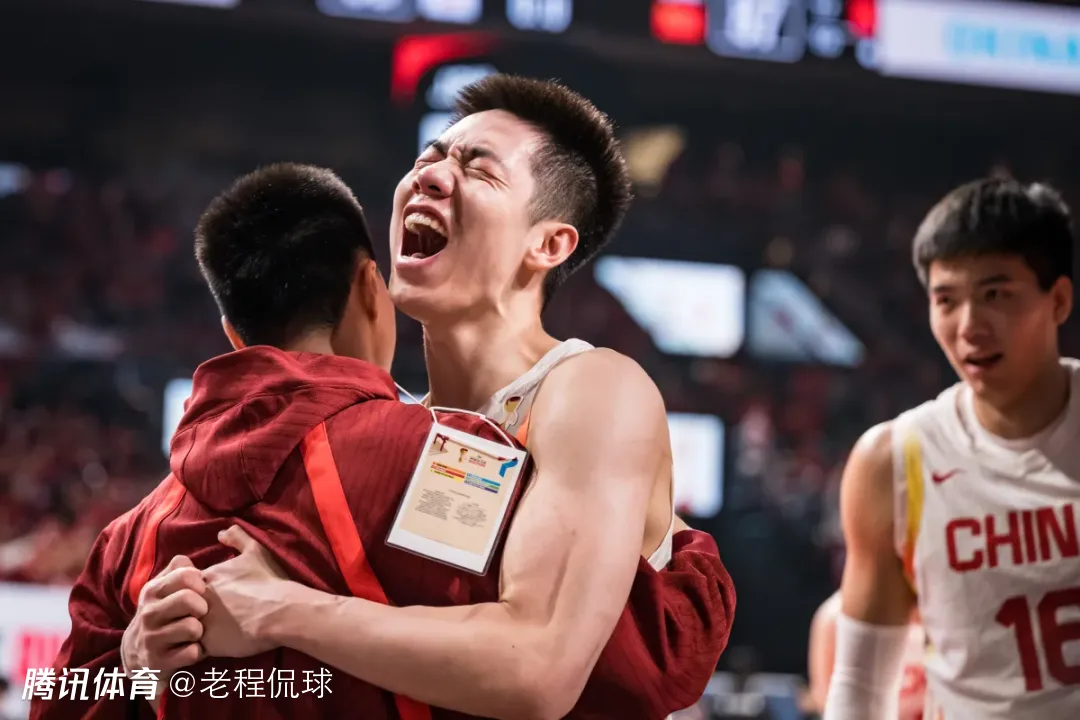 男篮前锋朱俊龙拼9篮板全队第二获赞 可这依然不够