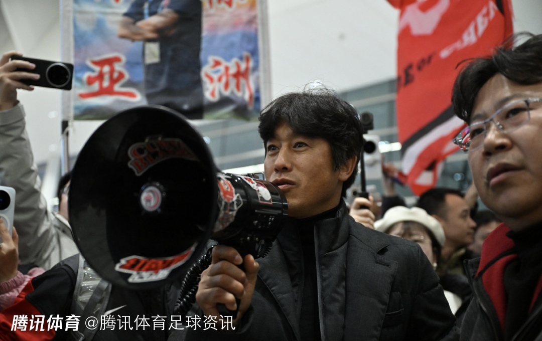 徐正源含泪与成都球迷告别：这里是我的第二故乡 永远不会忘记这里