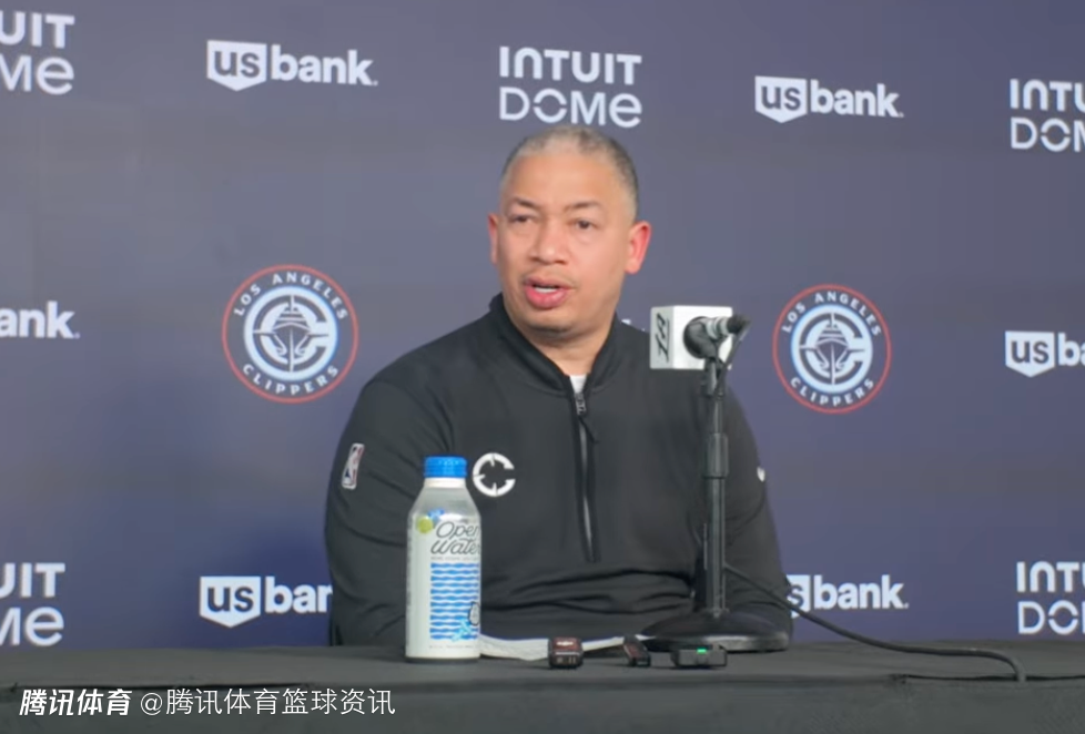 卢：对手持球压迫防守迫使我们失误 虽然输球但队员们表现值得肯定