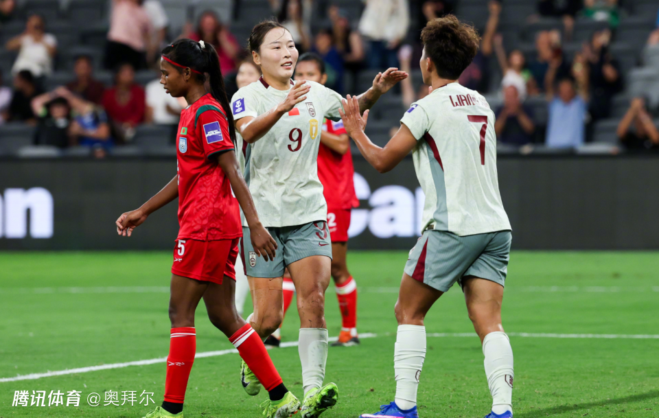 中国女足三连胜头名晋级！亚洲杯20年首胜朝鲜，延续4大纪录