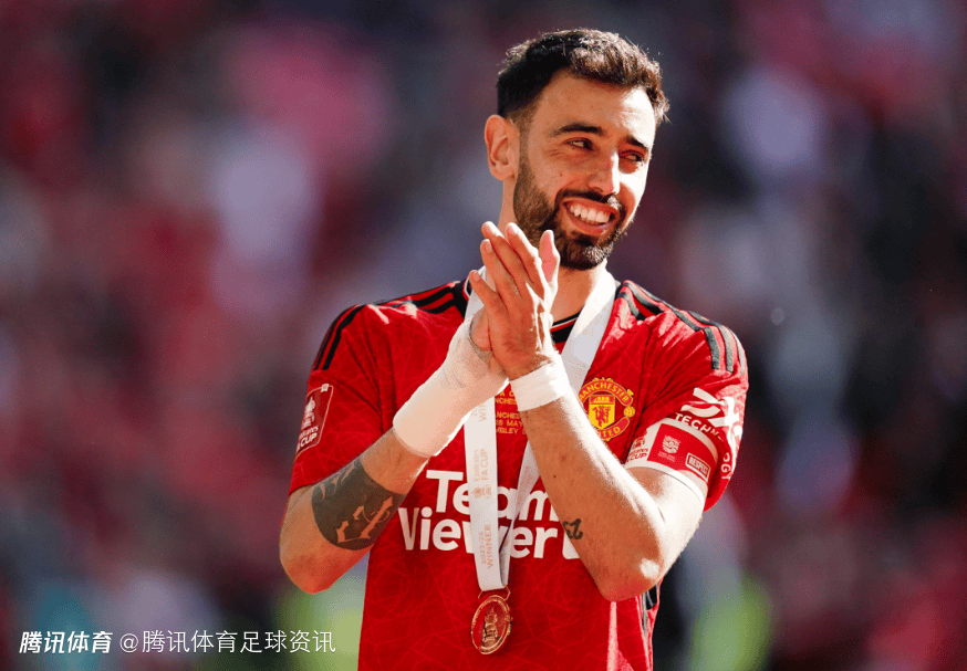 B费：阿玛德被推无事 马奎尔拉人却送点 同样犯规不同判罚令人沮丧