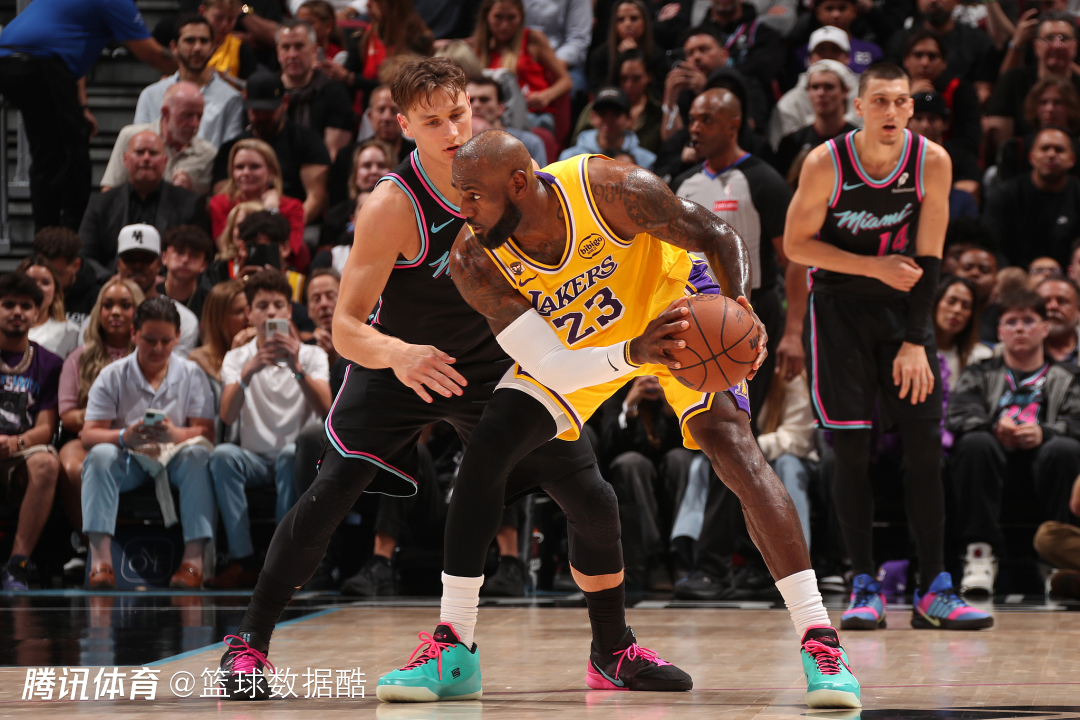 詹姆斯：我跟东契奇里夫斯之前只是欠缺磨合 复出后努力适配他俩