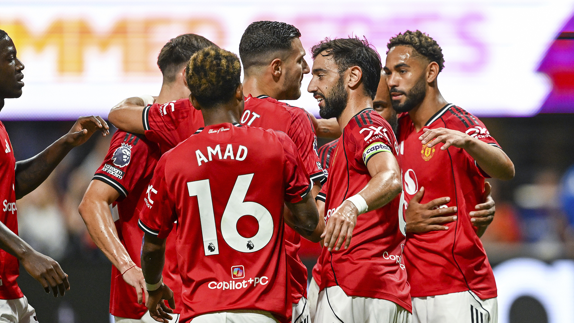 英超：曼联2-1逆转水晶宫升至第3 B费点射+助攻塞斯科反超