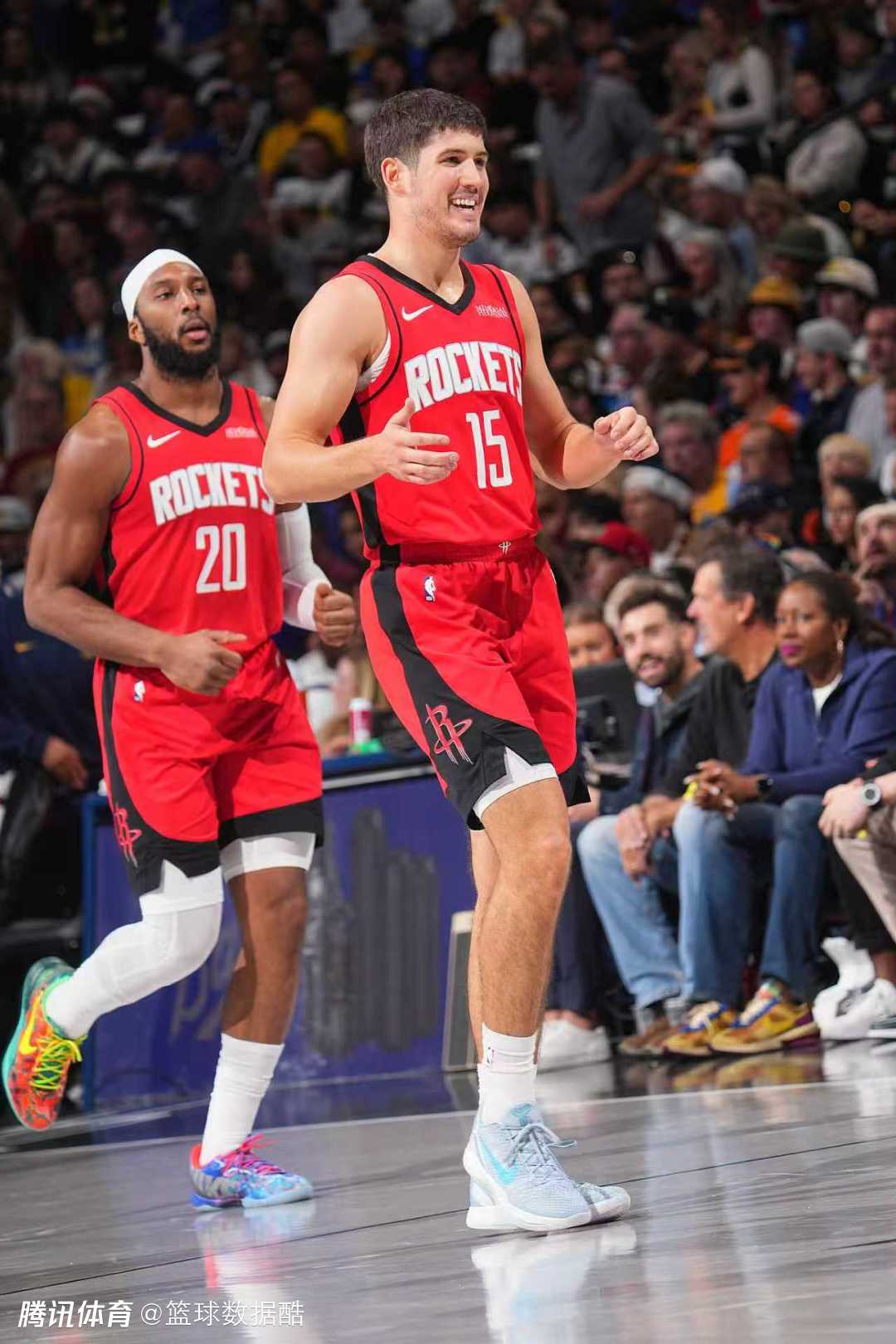 谢泼德：感谢杜兰特一直鼓励我果断出手 被信任的感觉太棒了