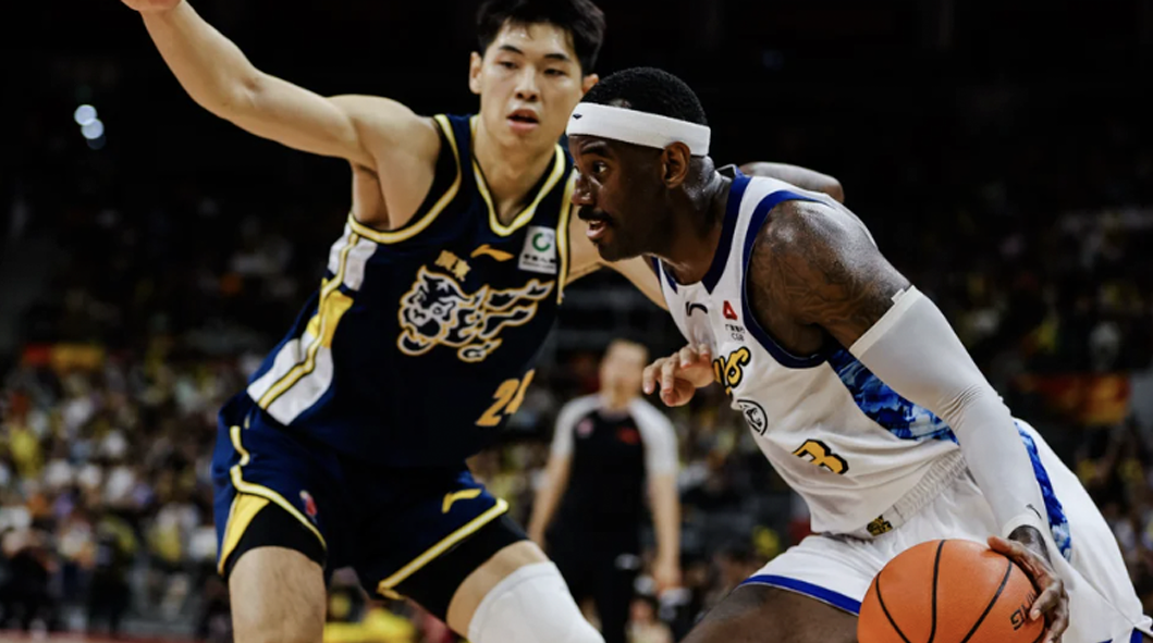 奎因25+8+7+4广东20分大胜卫冕冠军广厦 徐杰8+6+11胡金秋仅5分