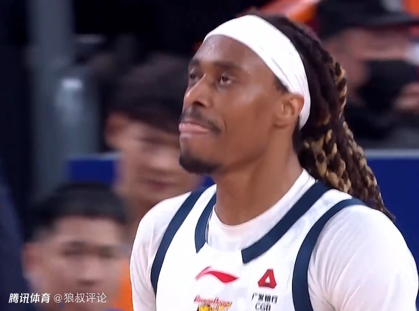 状态糟糕！广东外援麦考尔8中1一度上头“乱打” 末节被杜锋DNP