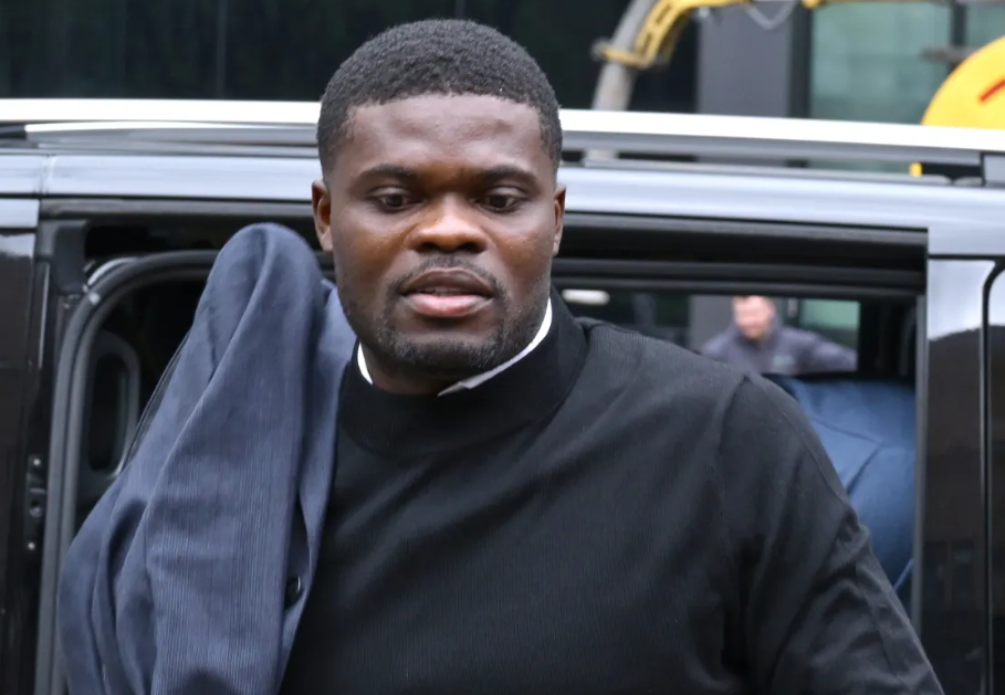 邮报：托马斯重返伦敦出庭，面临新增的两项强奸指控