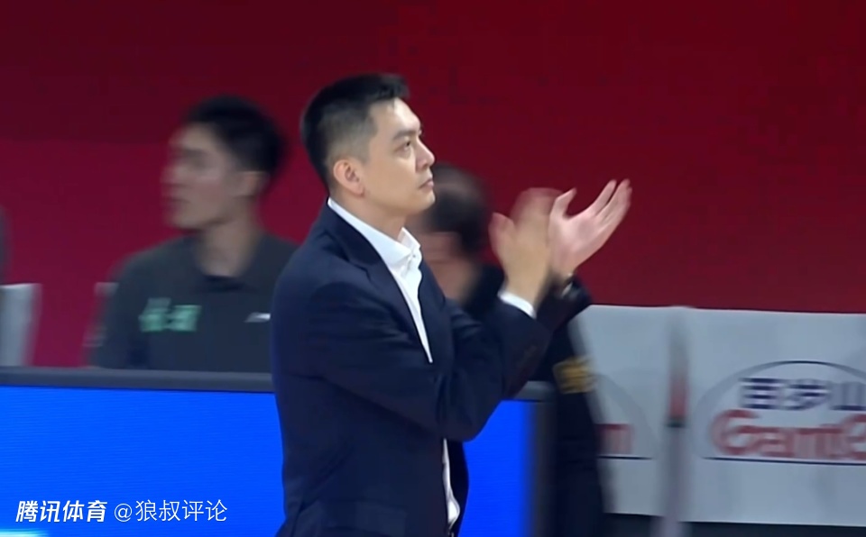 杨鸣：连续2场都是丢篮板和关键球的问题 威尔斯膝盖伤病恶化轮休