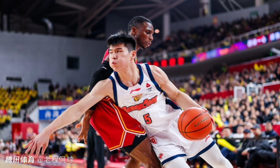 广东新秀陈家政遭狠犯强硬回击 杜锋让他受宠若惊