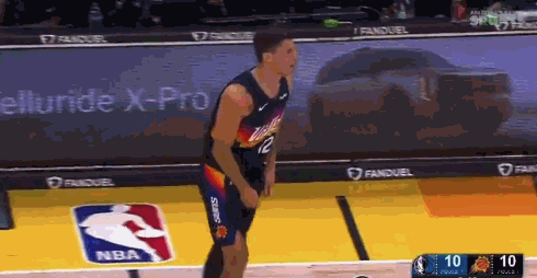 才打不到4分钟！杰伦-格林腿部受伤 已返回更衣室