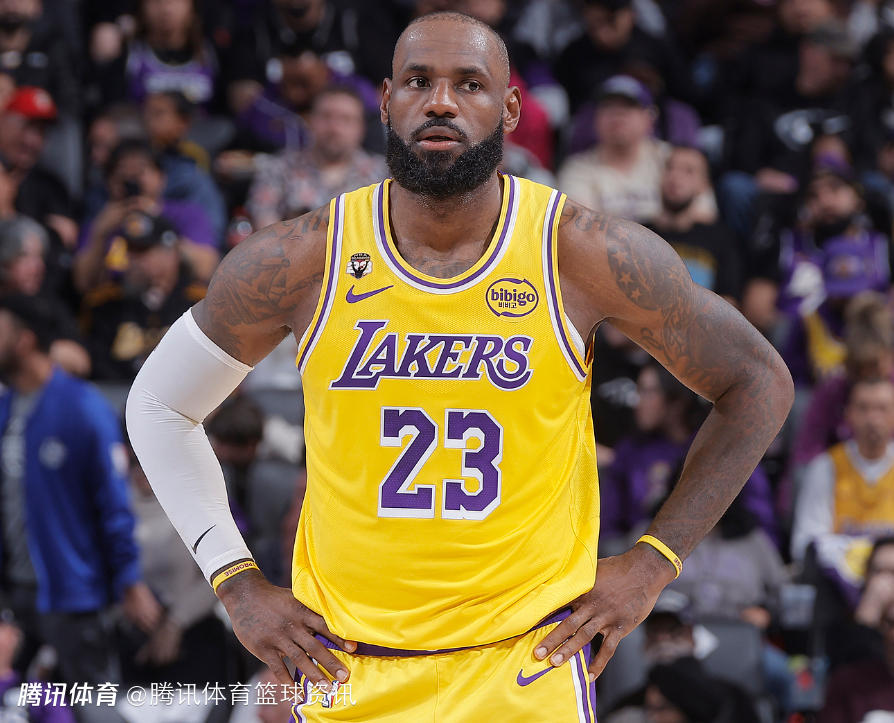 詹姆斯：蒙克作为替补奇兵改变了比赛 球衣上缝23周年纪念补丁太酷了