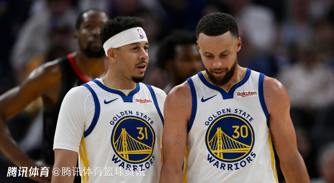 小库里：和哥哥一同上场打球算是梦想成真 我敢肯定家人都在熬夜看这场比赛