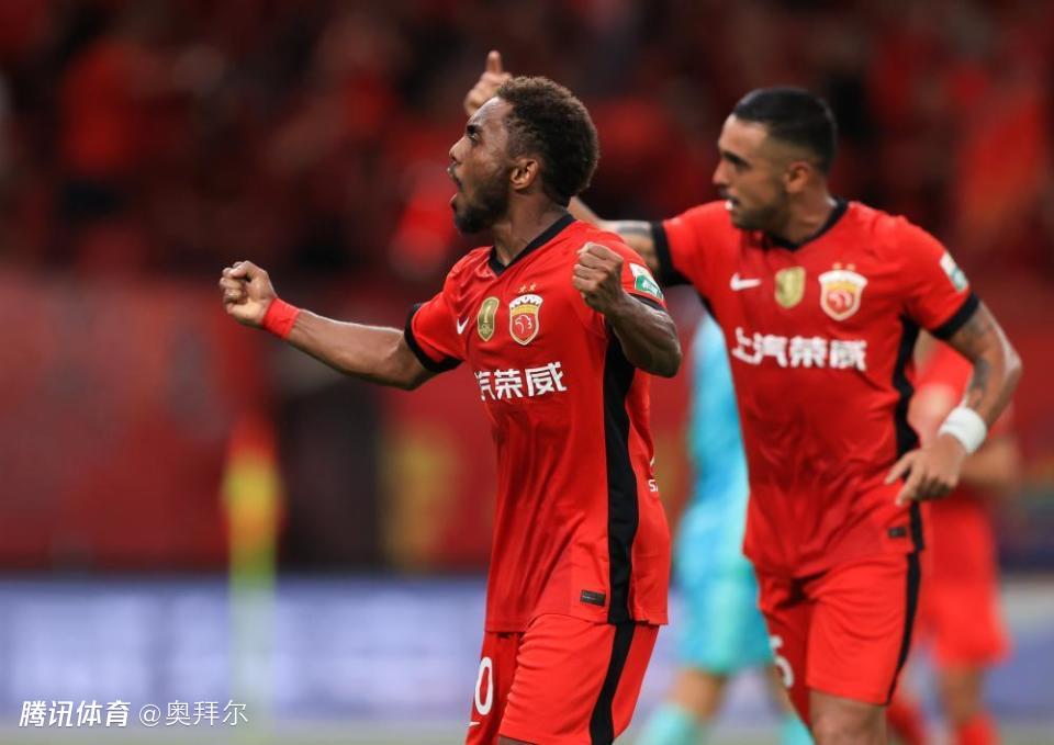 海港2026首球诞生！加布里埃尔半场压哨破门，破队史最长球荒