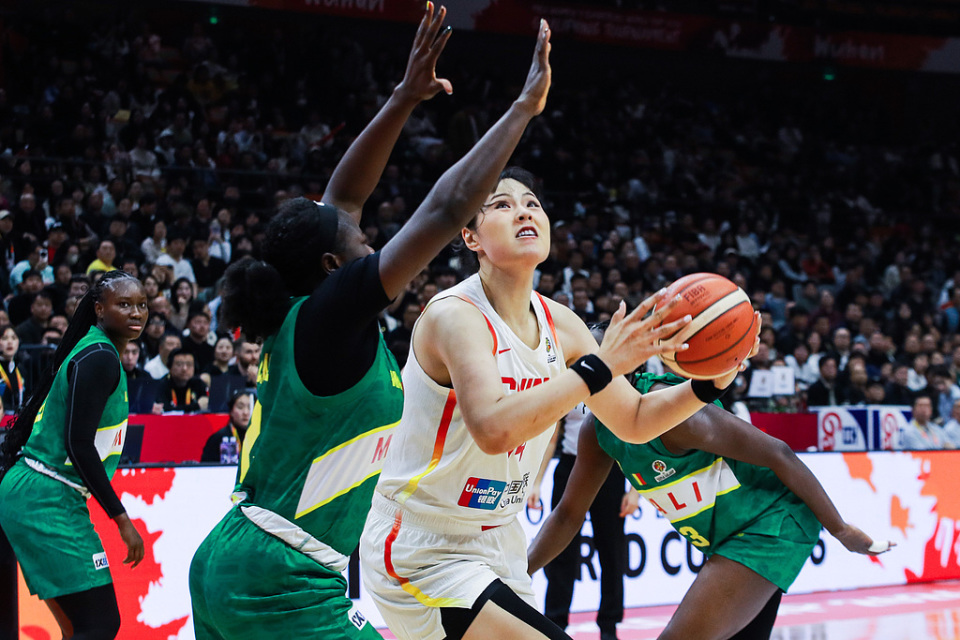 中国女篮三大中锋世预赛完成合体  “黄金一代”2.0就此开启？