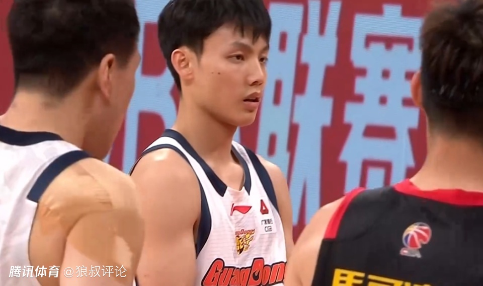 状态糟糕！徐杰近3战仅有一次运动战得分 杜锋赛后罕见表达不满
