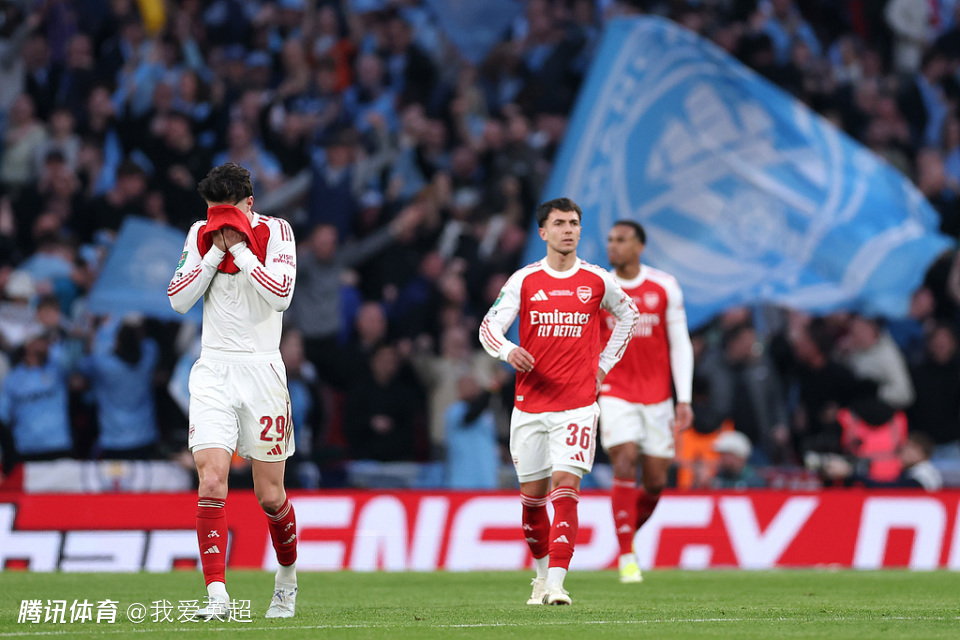 4冠王梦碎！43岁塔帅失落鼓掌，6年25次机会仅3冠，战术遭批：太怂了