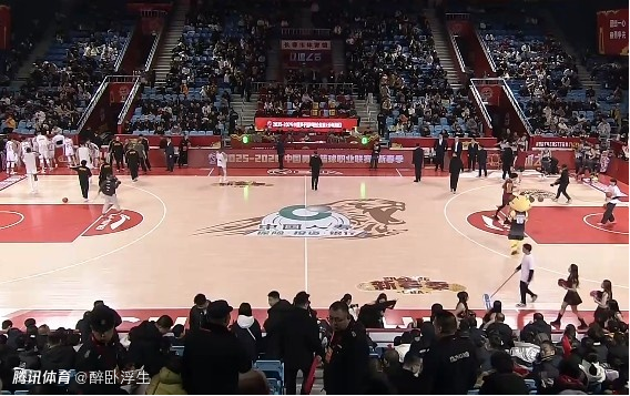 尴尬！CBA山西vs吉林因地暖漏水延迟一小时 现场有球迷喊退票