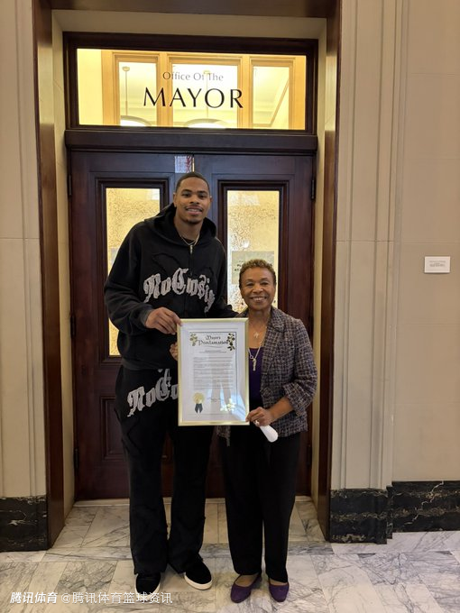 荣誉拉满！新科扣篮大赛冠军获官方认可：凯沙德-约翰逊收获奥克兰市特别表彰