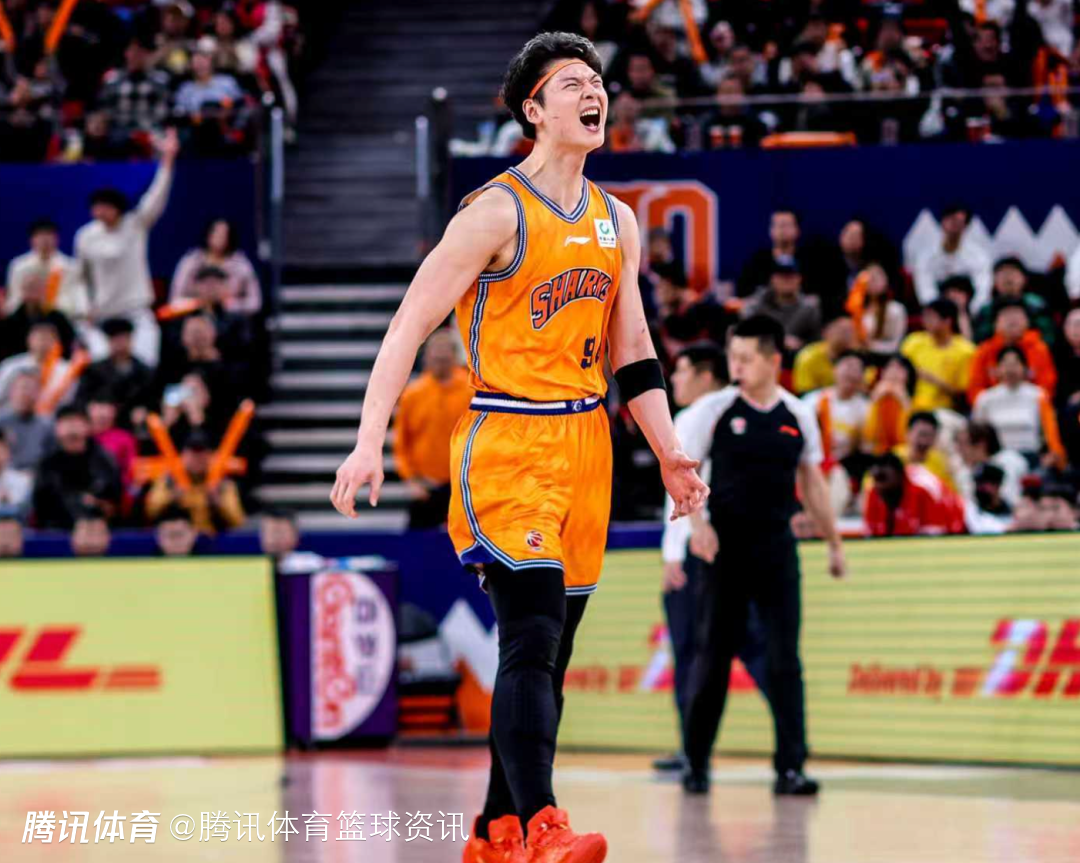 王哲林：很早就想过若拿到一万分会把球给儿子 达成这一里程碑也说明快要退役了