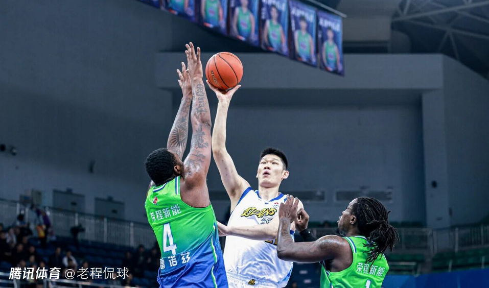 胡金秋爆砍32+5打出赛季最佳 这却不是最好的使用方式