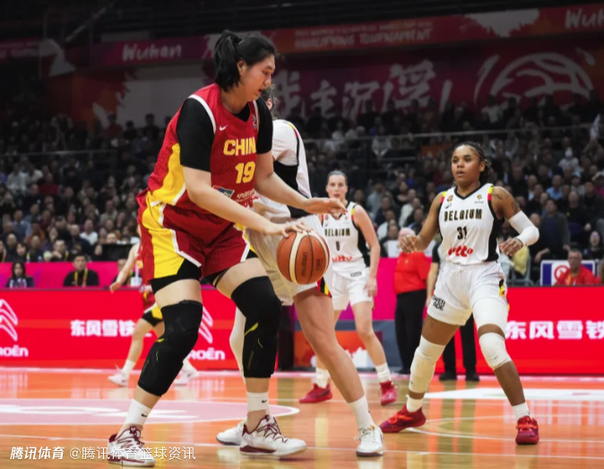 宫鲁鸣：中国女篮拥有世界级内线 但后卫还需学习顶级强队如何控制节奏