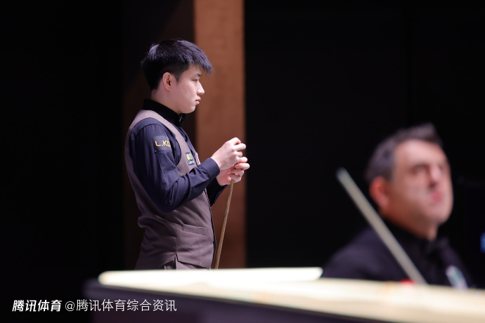 连丢4局遭淘汰！赵心童3-5不敌汤姆-福德 无缘晋级德国大师赛16强