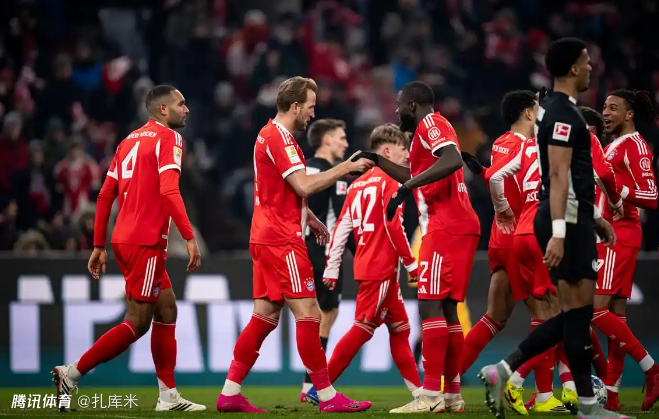 追兵杀至身后，拜仁顶住压力巩固榜首？霍芬海姆盼破咒