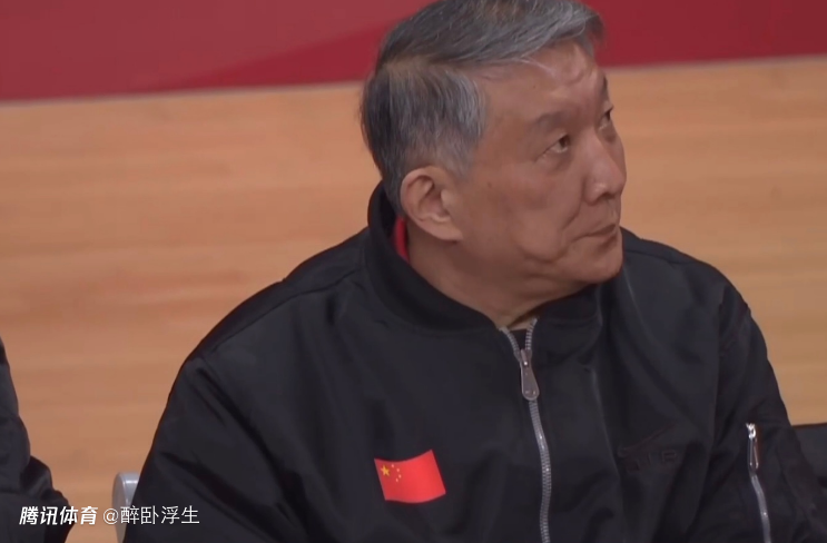 宫鲁鸣脸色严峻：中国女篮被轰27-5险遭19分逆转 狂送19失误