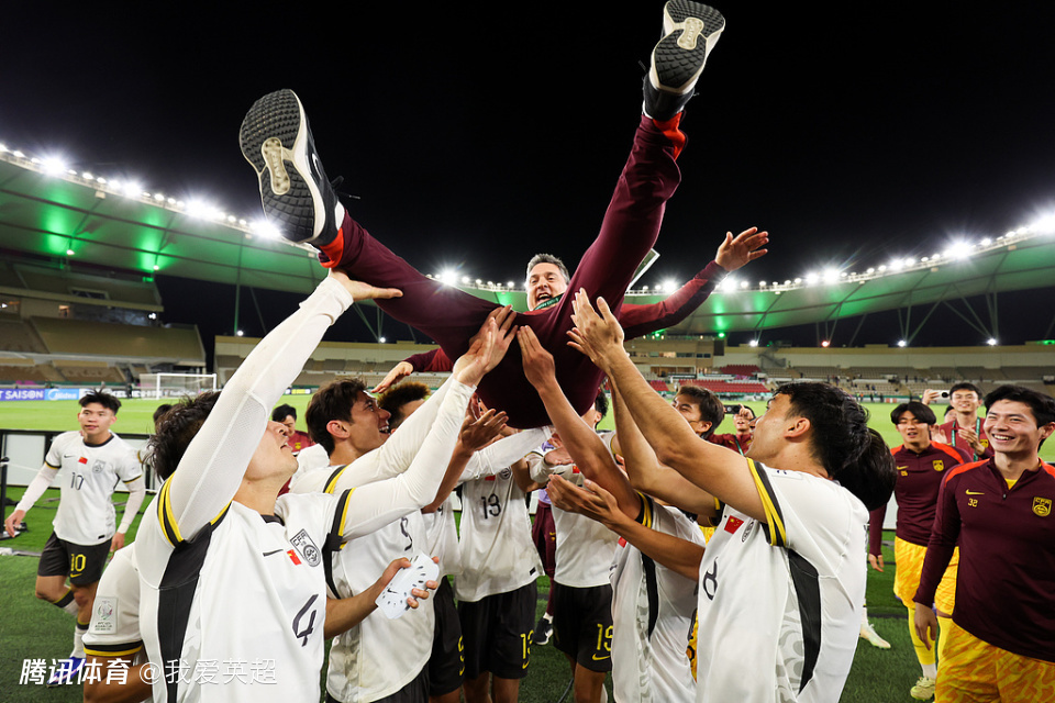 变阵打懵越南！里皮后最佳主帅诞生，名记呼吁：现在就让他带国足