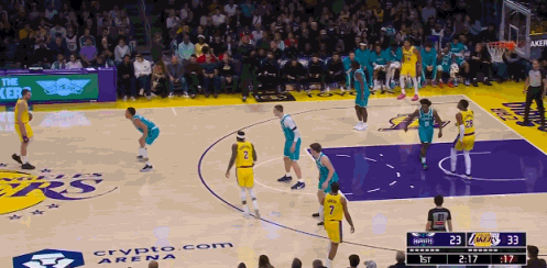 双双吃T！范德比尔特与卡尔克布伦纳冲突 互相推搡还对喷