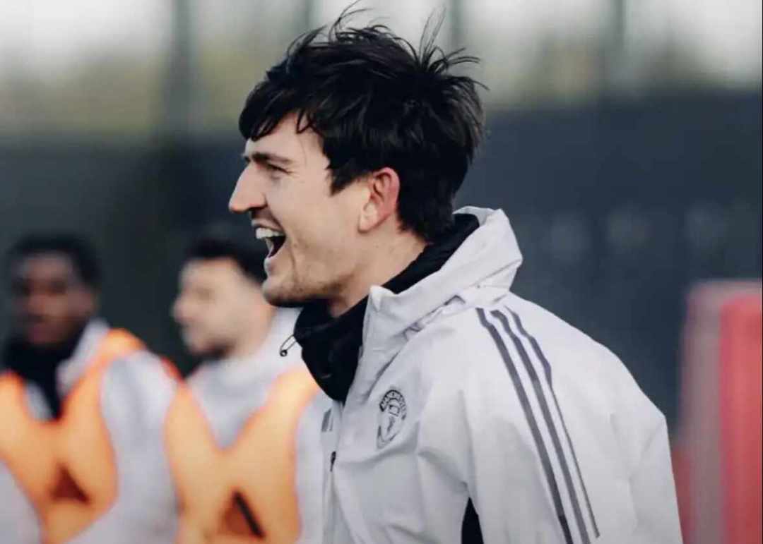 曼联官方：马奎尔解禁复出恢复合练，约罗、库尼亚缺席训练